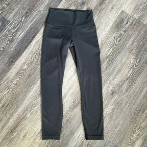 Lululemon wonder under size 4